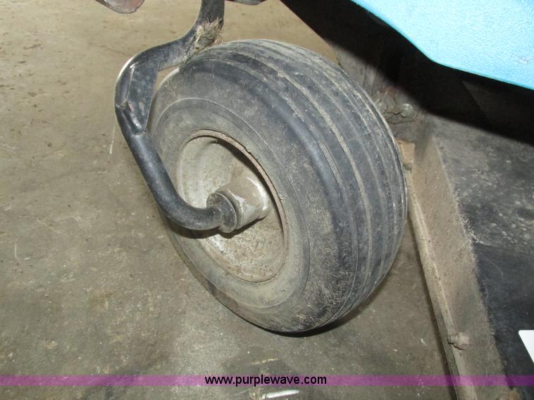 image for item H1206 2006 Dixon lawn mower