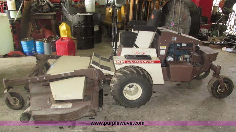image for item H1207 2001 Grasshopper 721D ZTR lawn mower