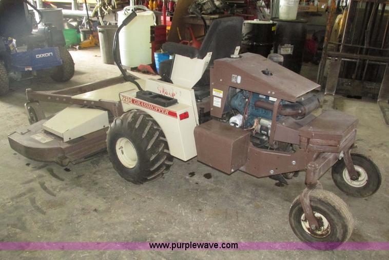 image for item H1207 2001 Grasshopper 721D ZTR lawn mower