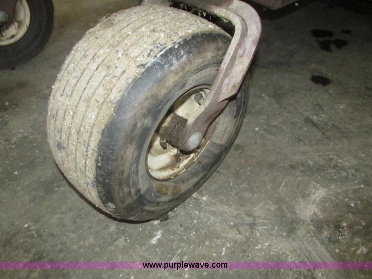 image for item H1207 2001 Grasshopper 721D ZTR lawn mower