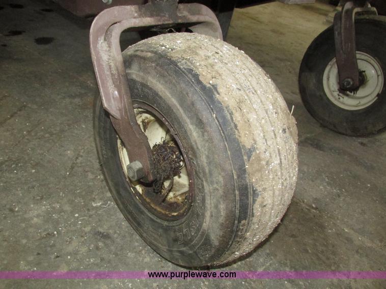 image for item H1207 2001 Grasshopper 721D ZTR lawn mower