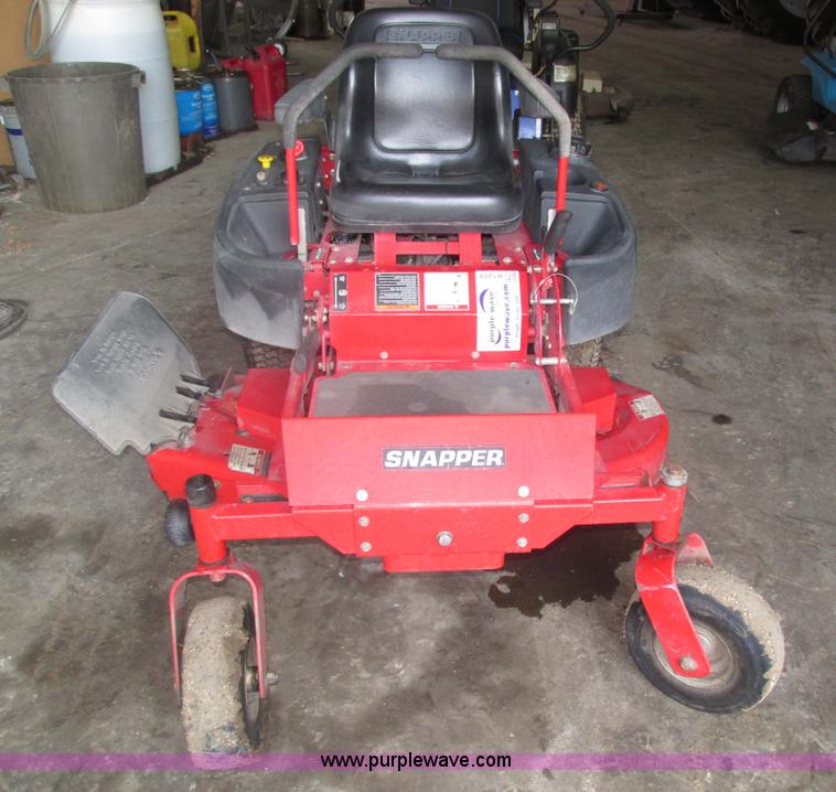 image for item H1209 2006 Snapper ZTR lawn mower