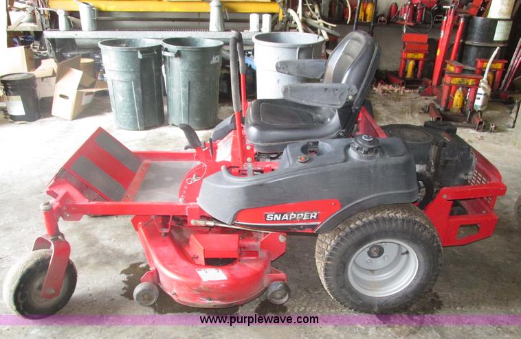 image for item H1209 2006 Snapper ZTR lawn mower