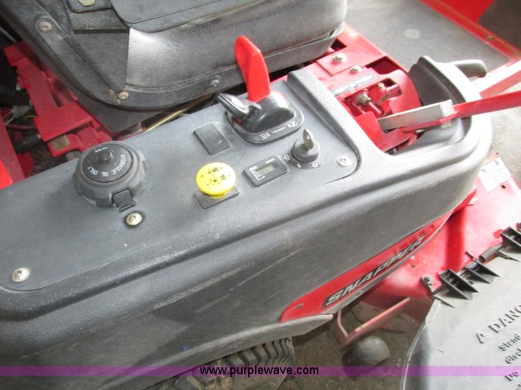 image for item H1209 2006 Snapper ZTR lawn mower