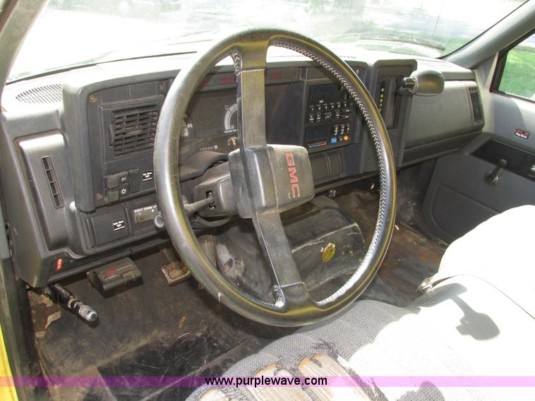 image for item H1233 1992 GMC TopKick box truck