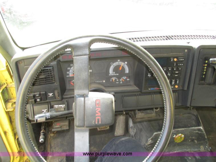 image for item H1233 1992 GMC TopKick box truck
