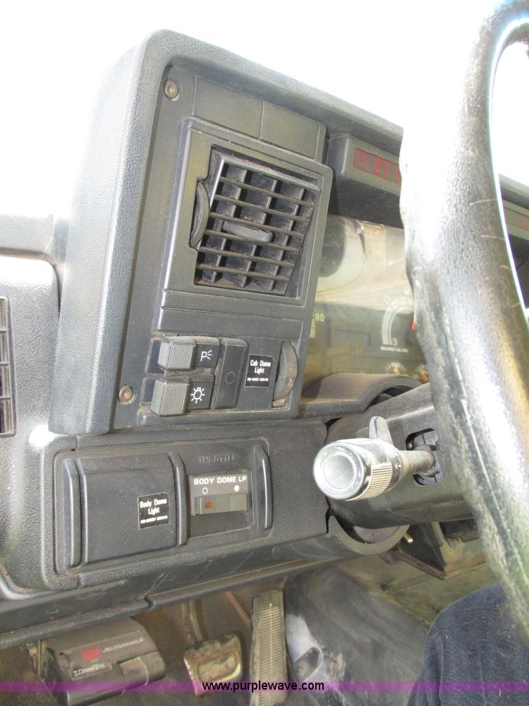 image for item H1233 1992 GMC TopKick box truck