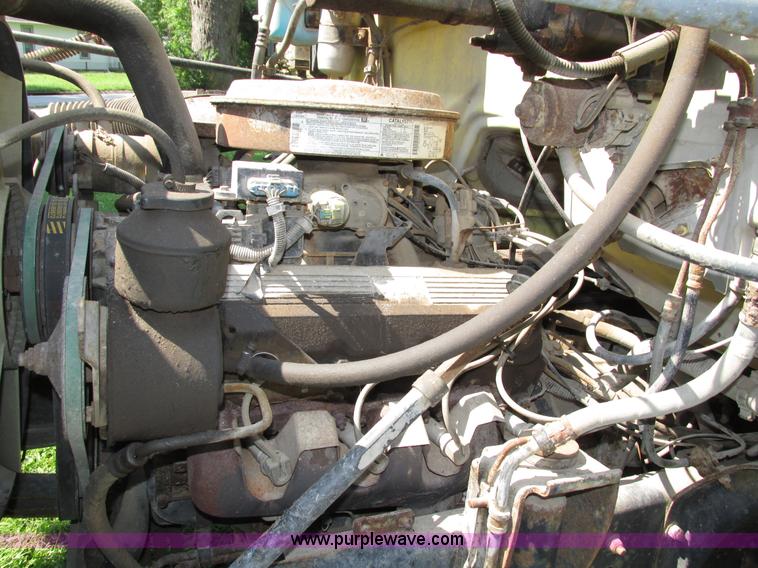 image for item H1233 1992 GMC TopKick box truck