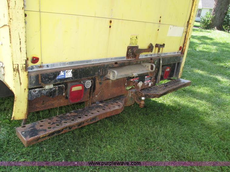 image for item H1233 1992 GMC TopKick box truck