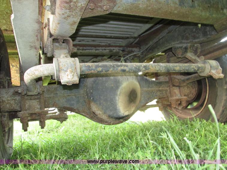 image for item H1233 1992 GMC TopKick box truck