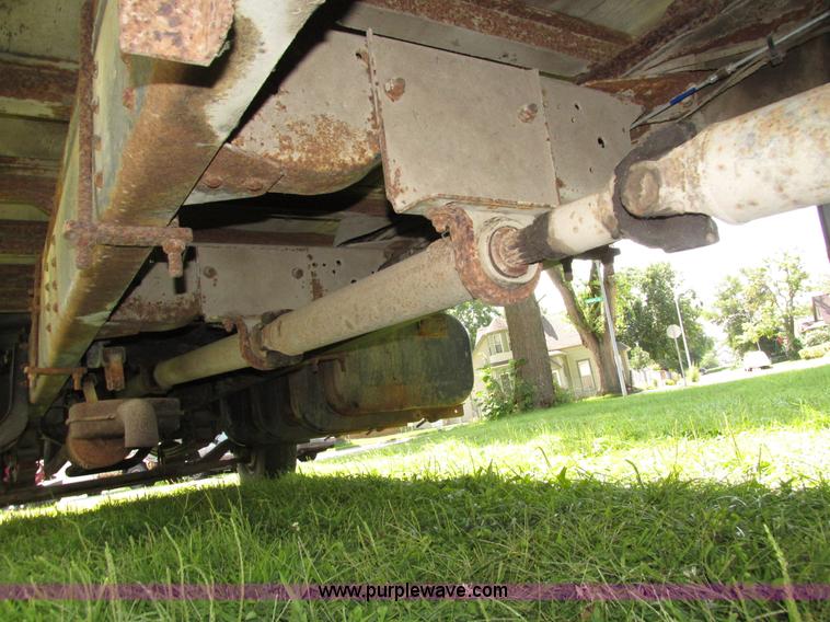 image for item H1233 1992 GMC TopKick box truck