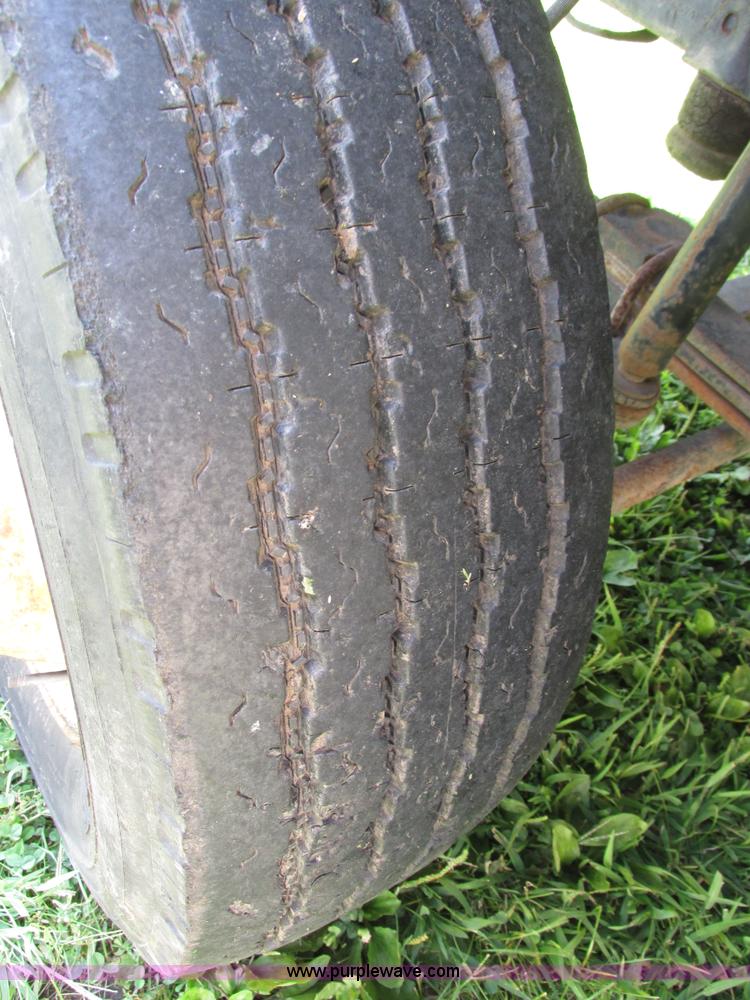 image for item H1233 1992 GMC TopKick box truck