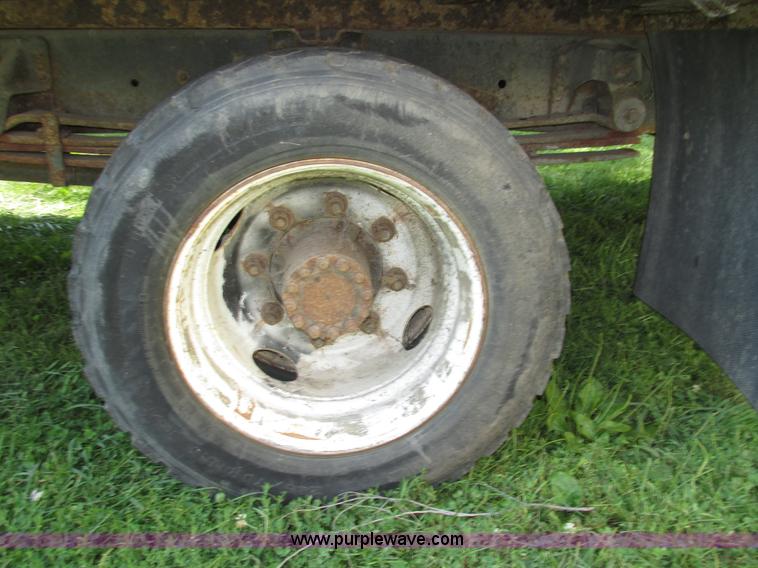 image for item H1233 1992 GMC TopKick box truck