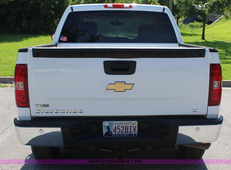 image for item I1547 2009 Chevrolet Silverado 1500 Crew Cab pickup truck