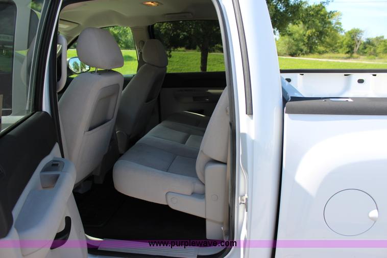 image for item I1547 2009 Chevrolet Silverado 1500 Crew Cab pickup truck