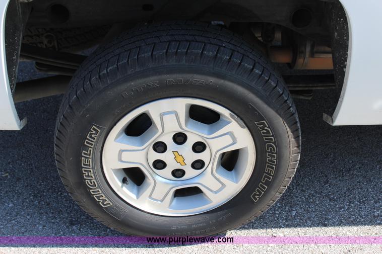 image for item I1547 2009 Chevrolet Silverado 1500 Crew Cab pickup truck