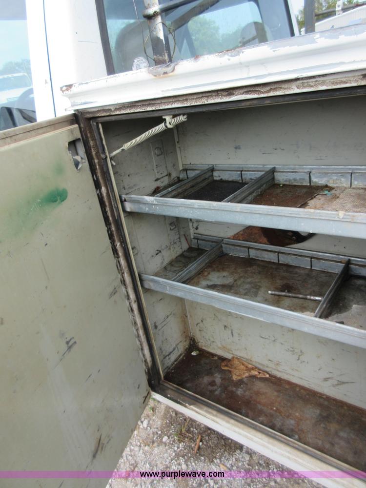 image for item I1993 1996 Ford F250 utility truck