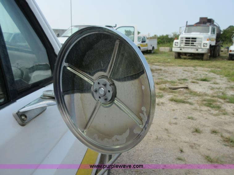 image for item I1993 1996 Ford F250 utility truck