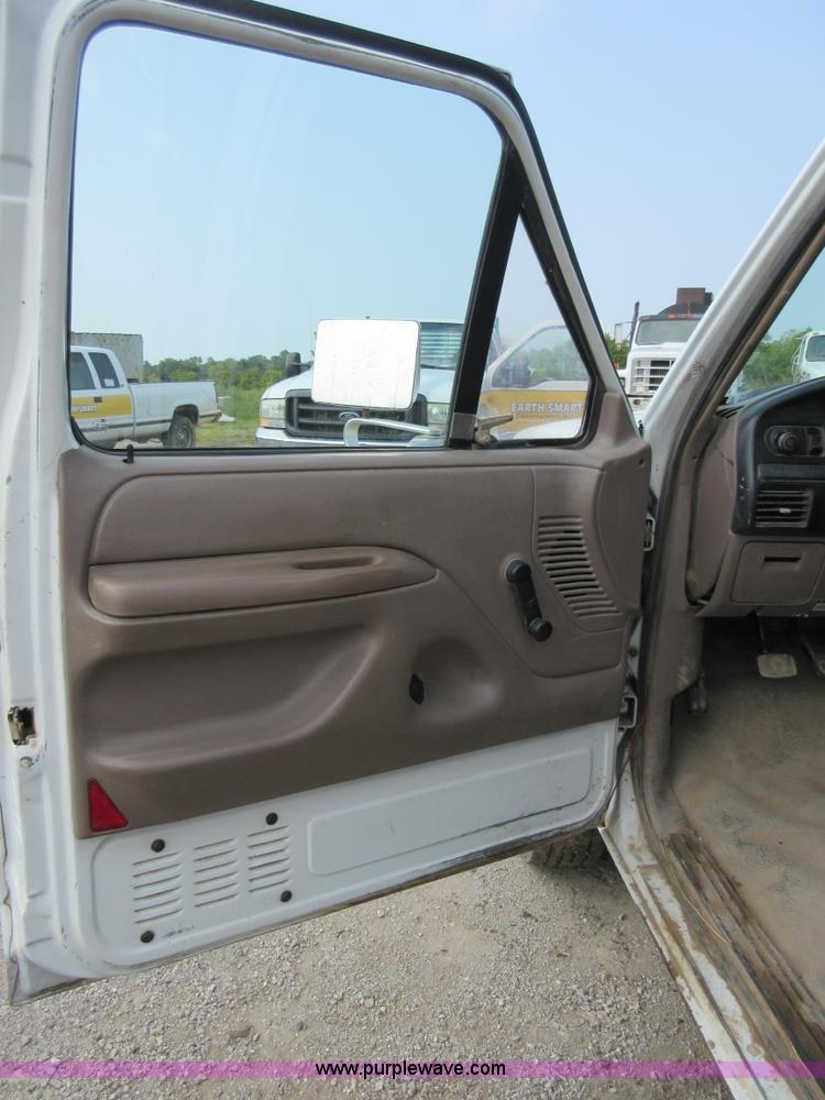 image for item I1993 1996 Ford F250 utility truck