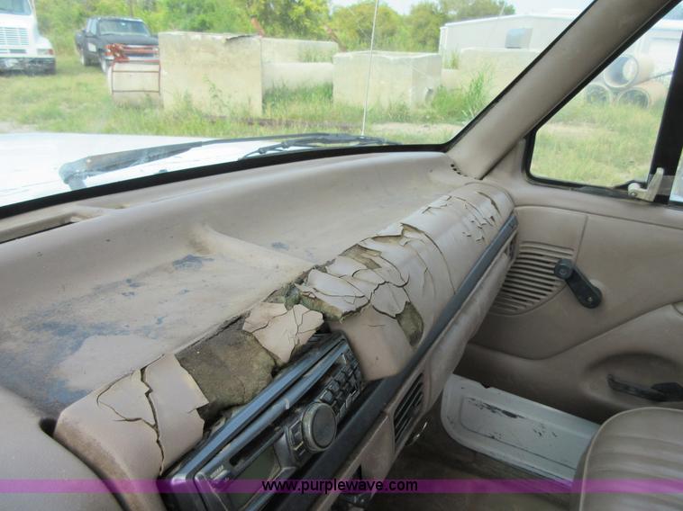 image for item I1993 1996 Ford F250 utility truck