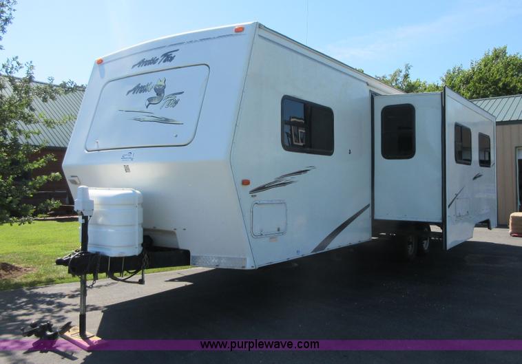 image for item I2007 2005 Artic Fox 31W travel trailer