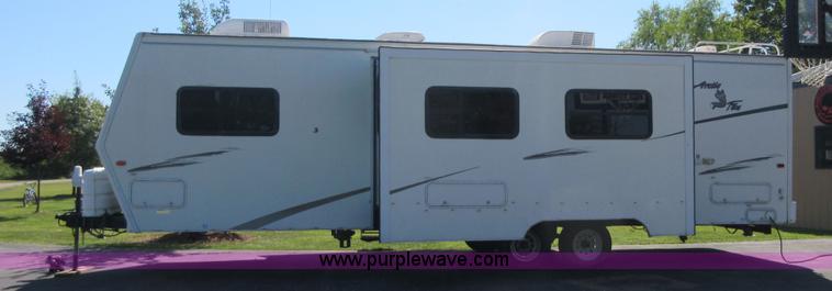 image for item I2007 2005 Artic Fox 31W travel trailer
