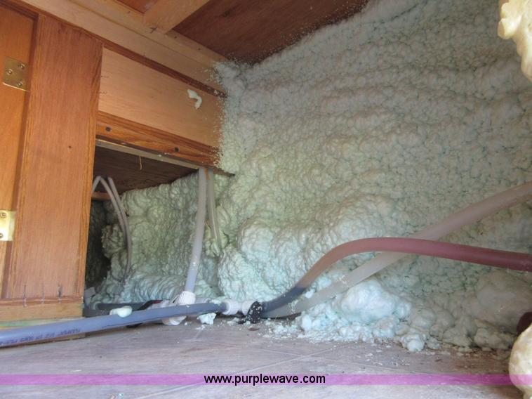 image for item I2007 2005 Artic Fox 31W travel trailer