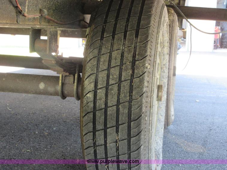 image for item I2007 2005 Artic Fox 31W travel trailer