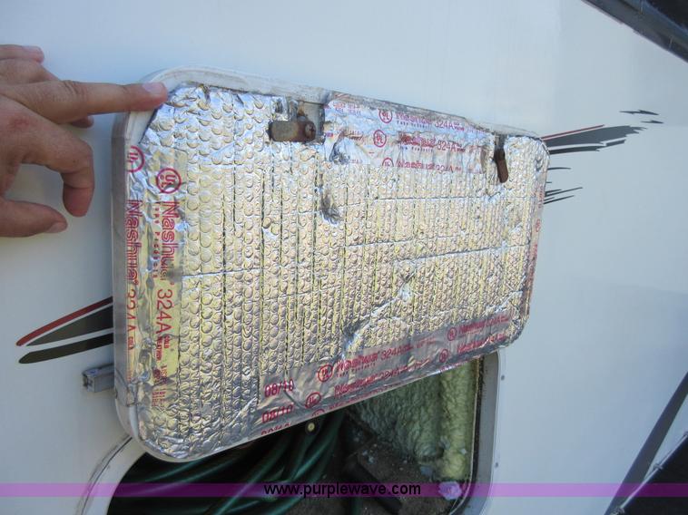 image for item I2007 2005 Artic Fox 31W travel trailer