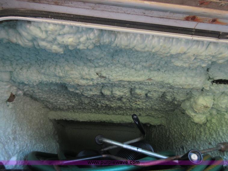 image for item I2007 2005 Artic Fox 31W travel trailer