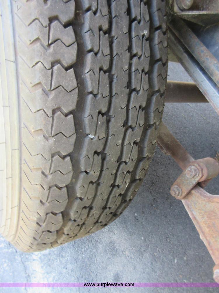 image for item I2007 2005 Artic Fox 31W travel trailer