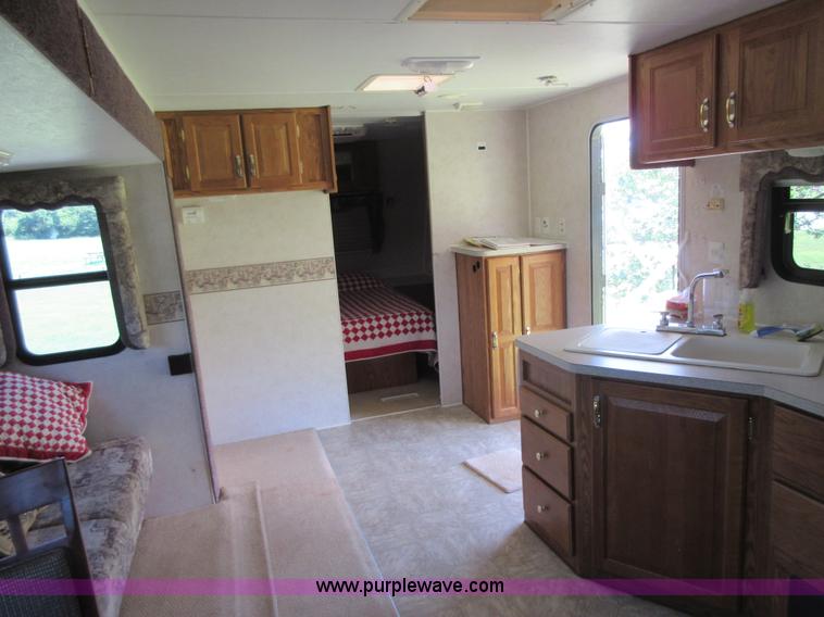 image for item I2007 2005 Artic Fox 31W travel trailer