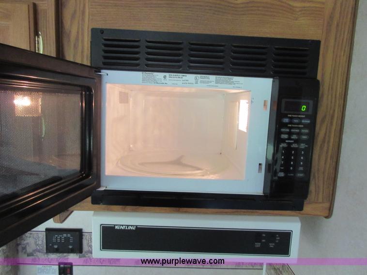 image for item I2007 2005 Artic Fox 31W travel trailer