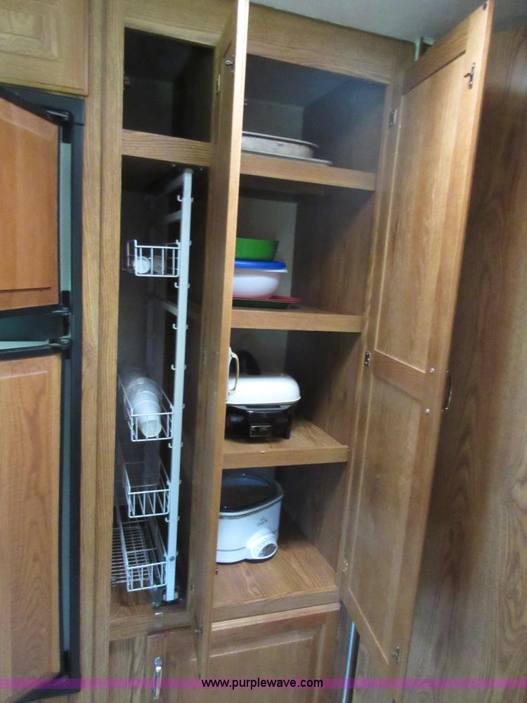 image for item I2007 2005 Artic Fox 31W travel trailer