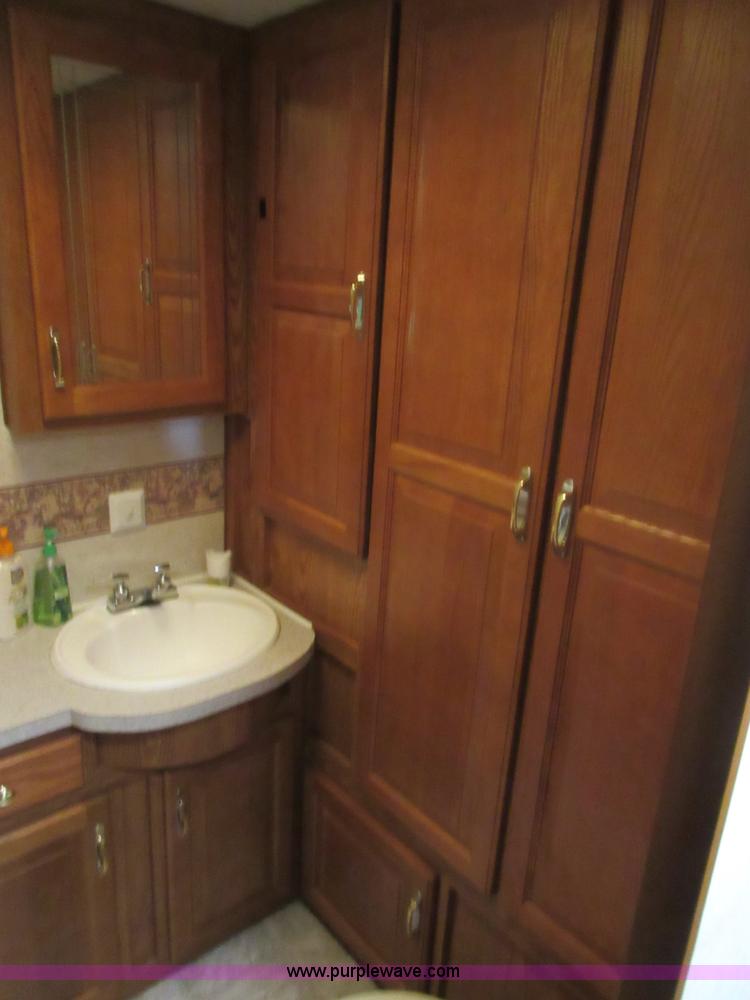 image for item I2007 2005 Artic Fox 31W travel trailer