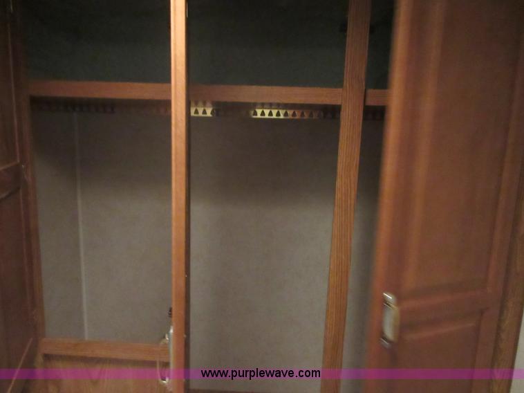 image for item I2007 2005 Artic Fox 31W travel trailer