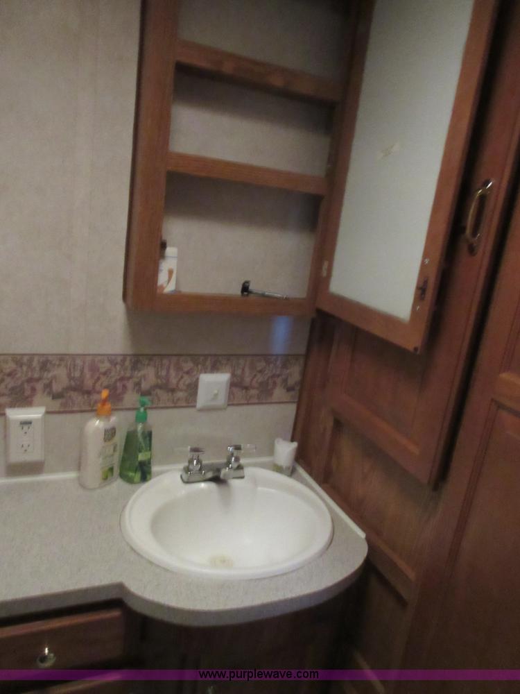 image for item I2007 2005 Artic Fox 31W travel trailer