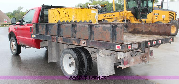 image for item J3506 1999 Ford F450 Super Duty flatbed truck