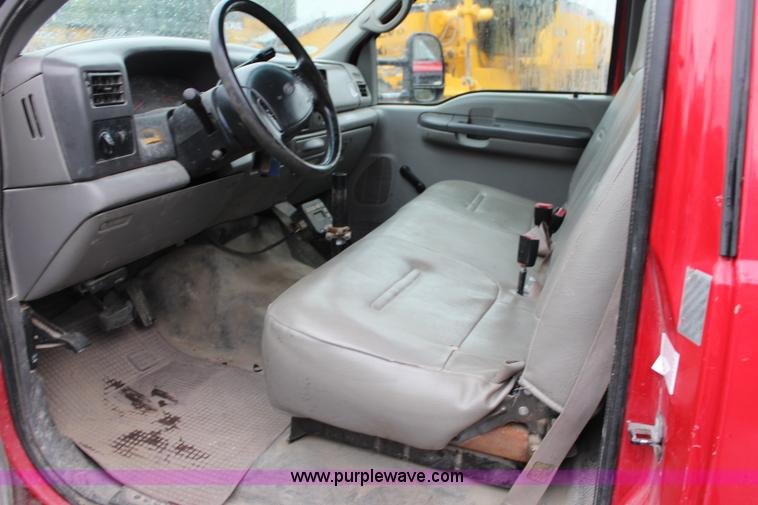 image for item J3506 1999 Ford F450 Super Duty flatbed truck