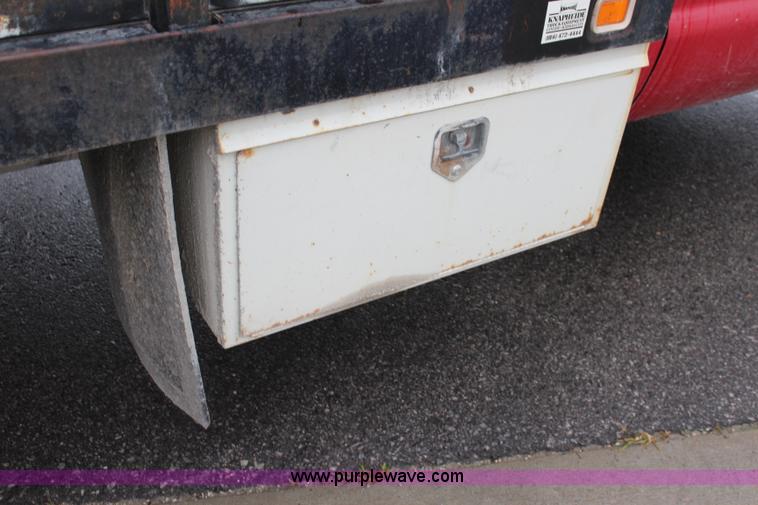 image for item J3506 1999 Ford F450 Super Duty flatbed truck