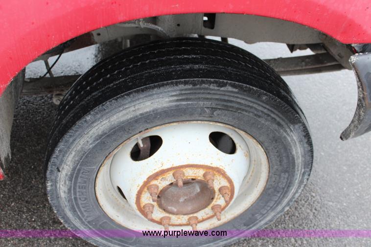 image for item J3506 1999 Ford F450 Super Duty flatbed truck