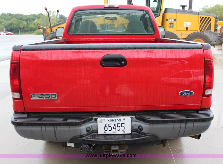 image for item J3508 2006 Ford F250 Super Duty pickup truck