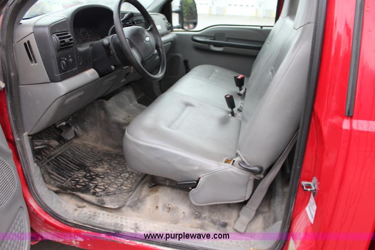 image for item J3508 2006 Ford F250 Super Duty pickup truck