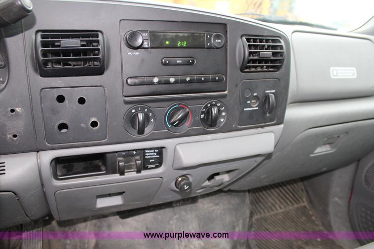 image for item J3508 2006 Ford F250 Super Duty pickup truck