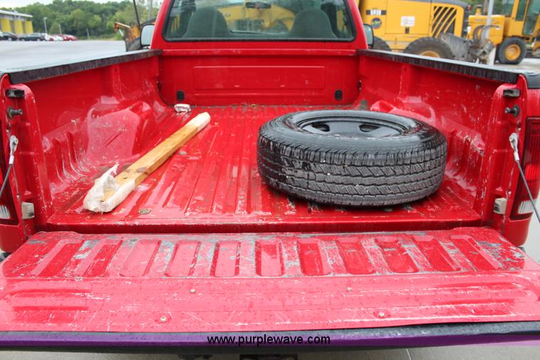 image for item J3508 2006 Ford F250 Super Duty pickup truck