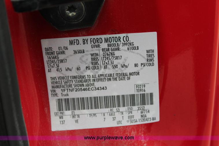 image for item J3508 2006 Ford F250 Super Duty pickup truck