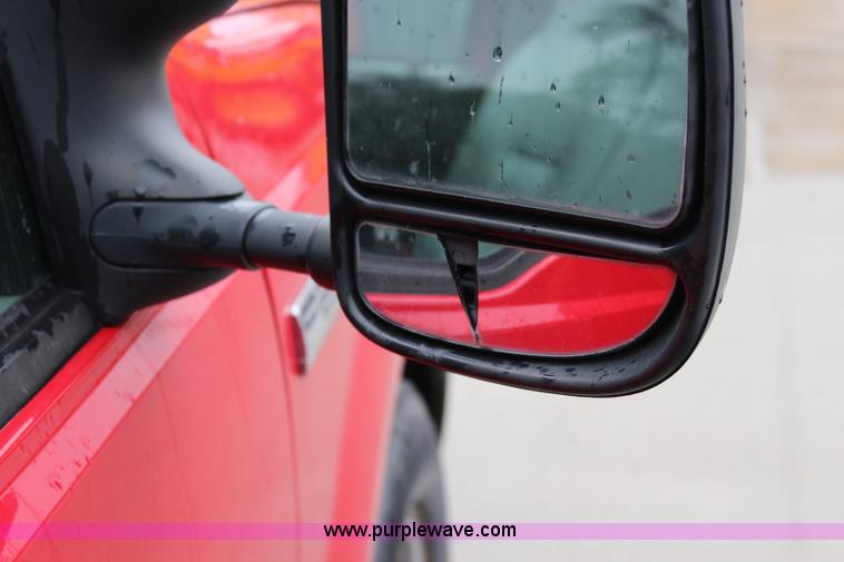 image for item J3508 2006 Ford F250 Super Duty pickup truck