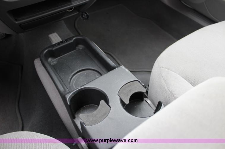 image for item J3509 2006 Ford Taurus SE