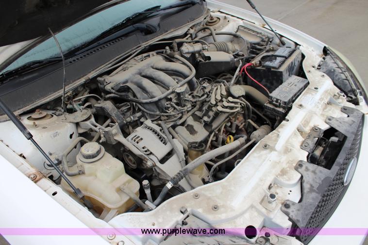 image for item J3509 2006 Ford Taurus SE