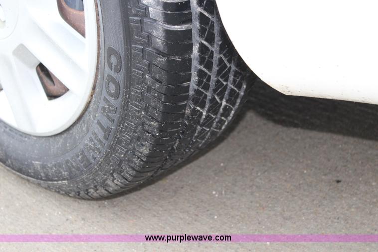 image for item J3509 2006 Ford Taurus SE